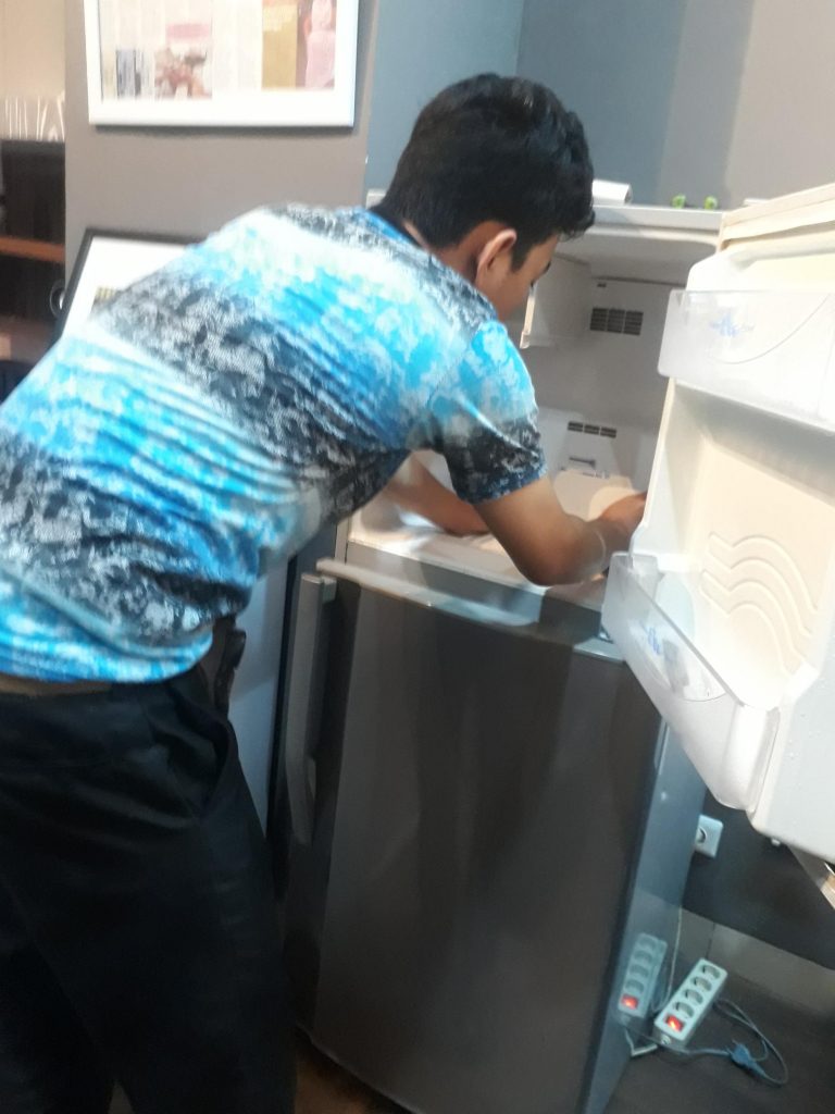 SERVICE KULKAS BINTARO