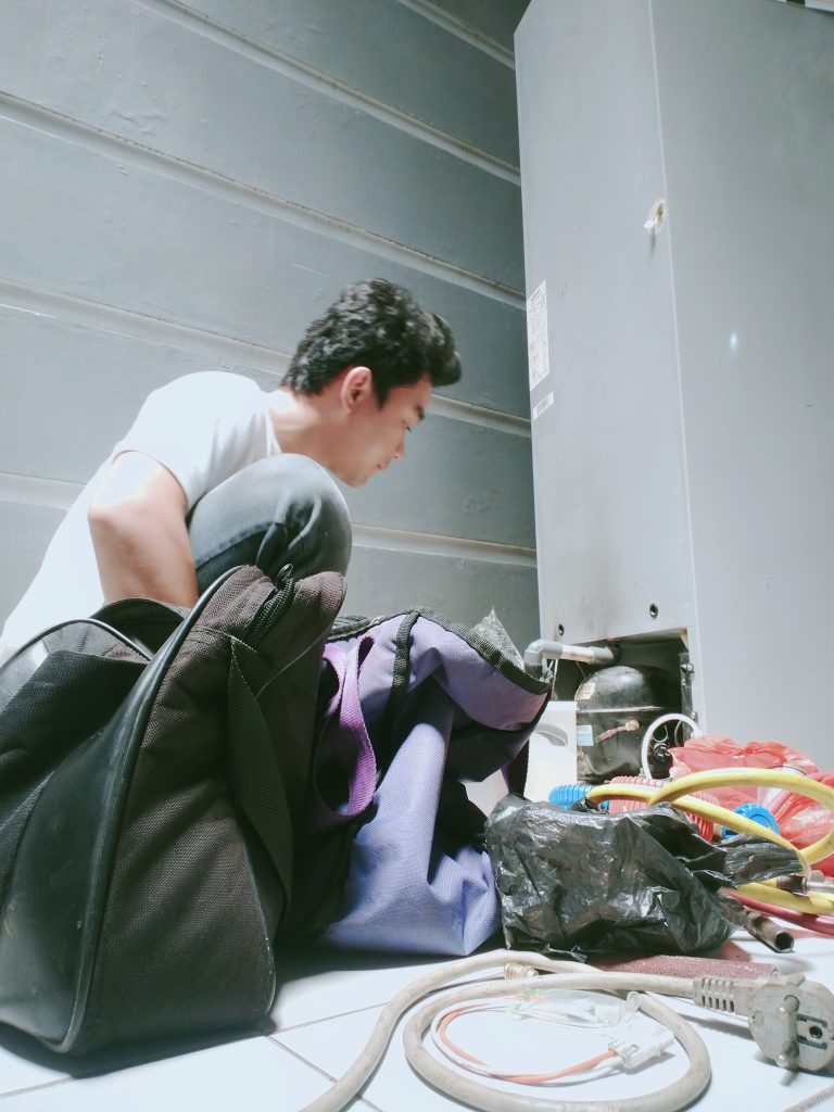 SERVICE KULKAS ciputat